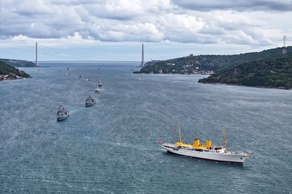 Preveze Deniz Zaferi'nin 488. Yıl Dönümü ve İstanbul Boğazı'ndan Özel Geçit Töreni