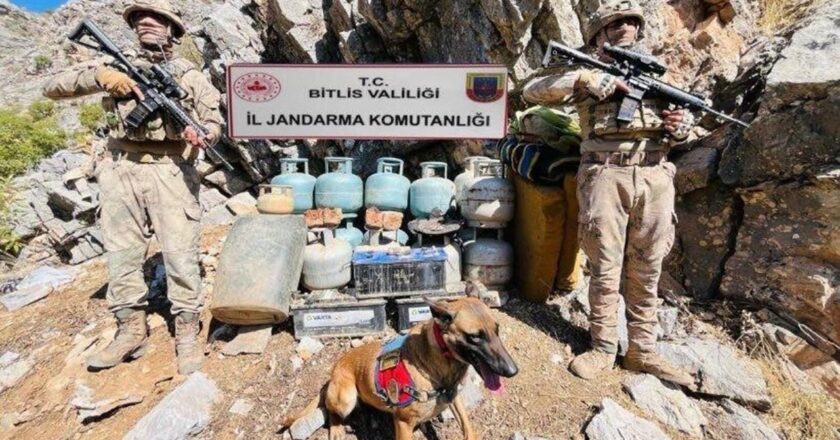 Bitlis’te terör operasyonu: Barınakta yaşam malzemeleri ele geçirildi