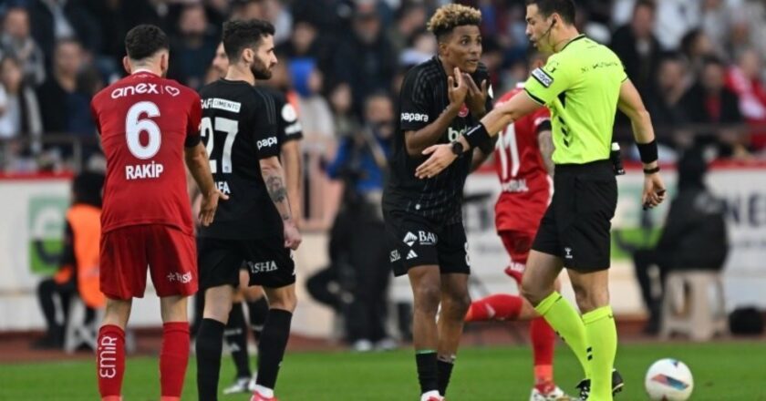 Hakemin Beşiktaş’tan Yanıtı: “Çimlere Basmak Yasak” – Son Dakika Spor Haberleri