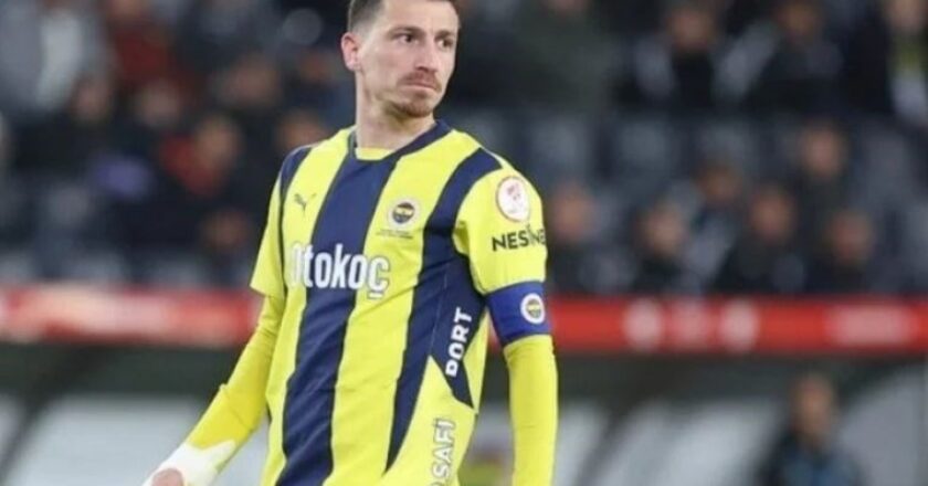 Mert Hakan Yakdaş Fenerbahçe'de hastaneye kaldırıldı! – Son Dakika Spor Haberleri