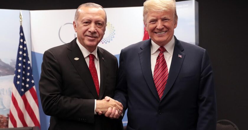 Başkan Erdoğan Trump ile tanıştı