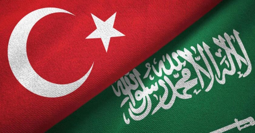 Suudi Arabistan'a gitmeden önce bilmeniz gerekenler. Arabistan Suudi'nin tatilleri ve resmi festivalleri nelerdir? Vize süreci nasıl çalışır?