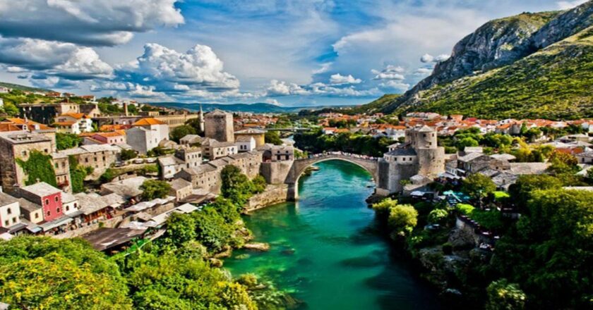 Bosna ve Hersek nerede? Vize süreci nedir? Bosna -Hersek'teki resmi tatiller ve tatiller nelerdir? Bosna ve Hersek'i merak edenler