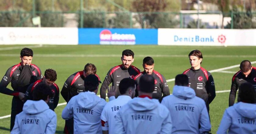 A Milli Futbol Takımı, İspanya ile oynayacağı maçın hazırlıklarına başladı.