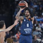 Anadolu Efes evinde Barcelona'yı yendi! –